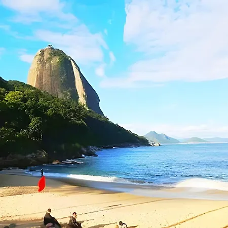 Quarto com Anfitrião RJ-2